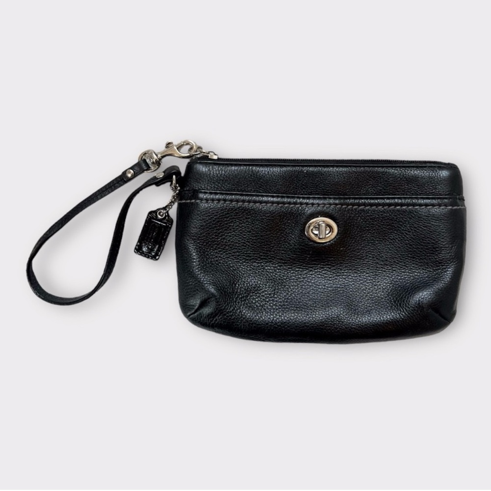 Coach Park Leather Wristlet Zipper Top Turn Lock